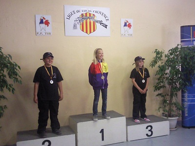 PODIUM DES POUSSINES AU PISTOLET OLYMPIQUE 10 M.jpg